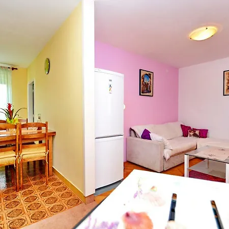 Aleja Apartment *